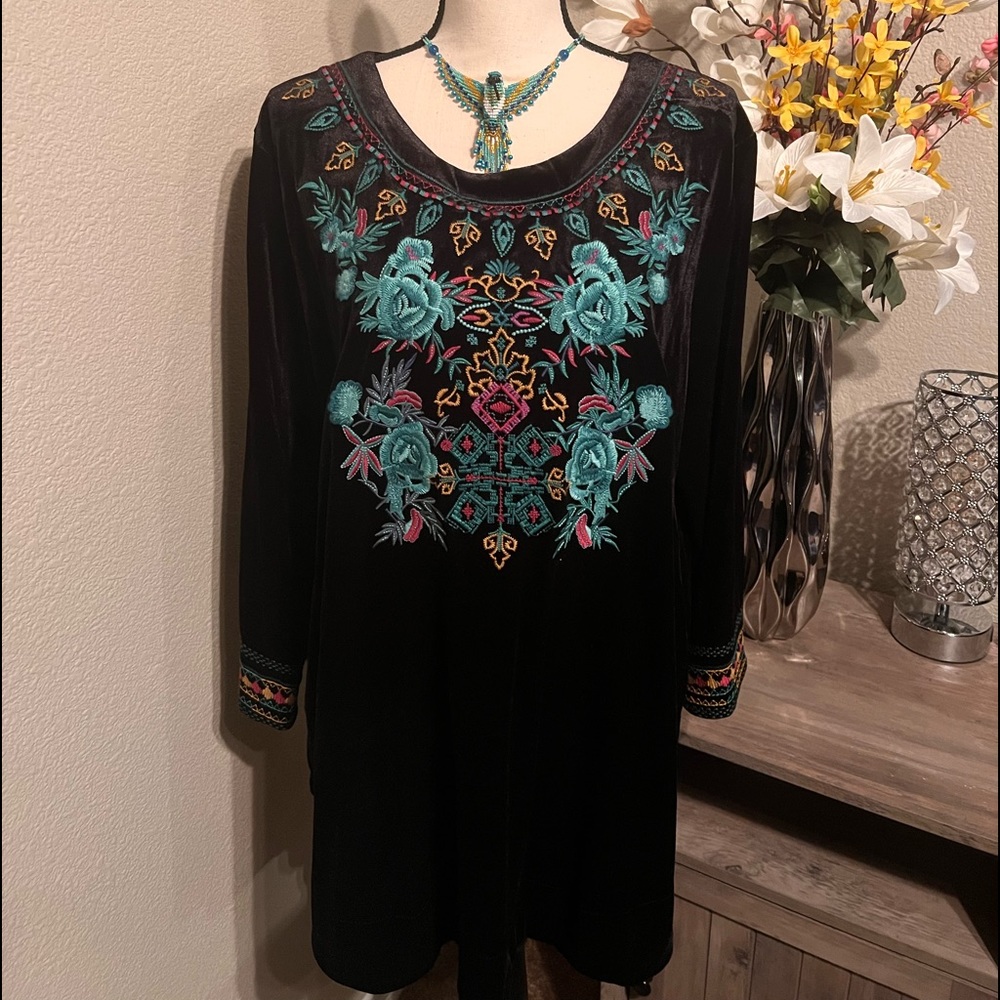 Gorgeous black velour top with embroidery. Size XL, by Calessa. (Dillard’s)